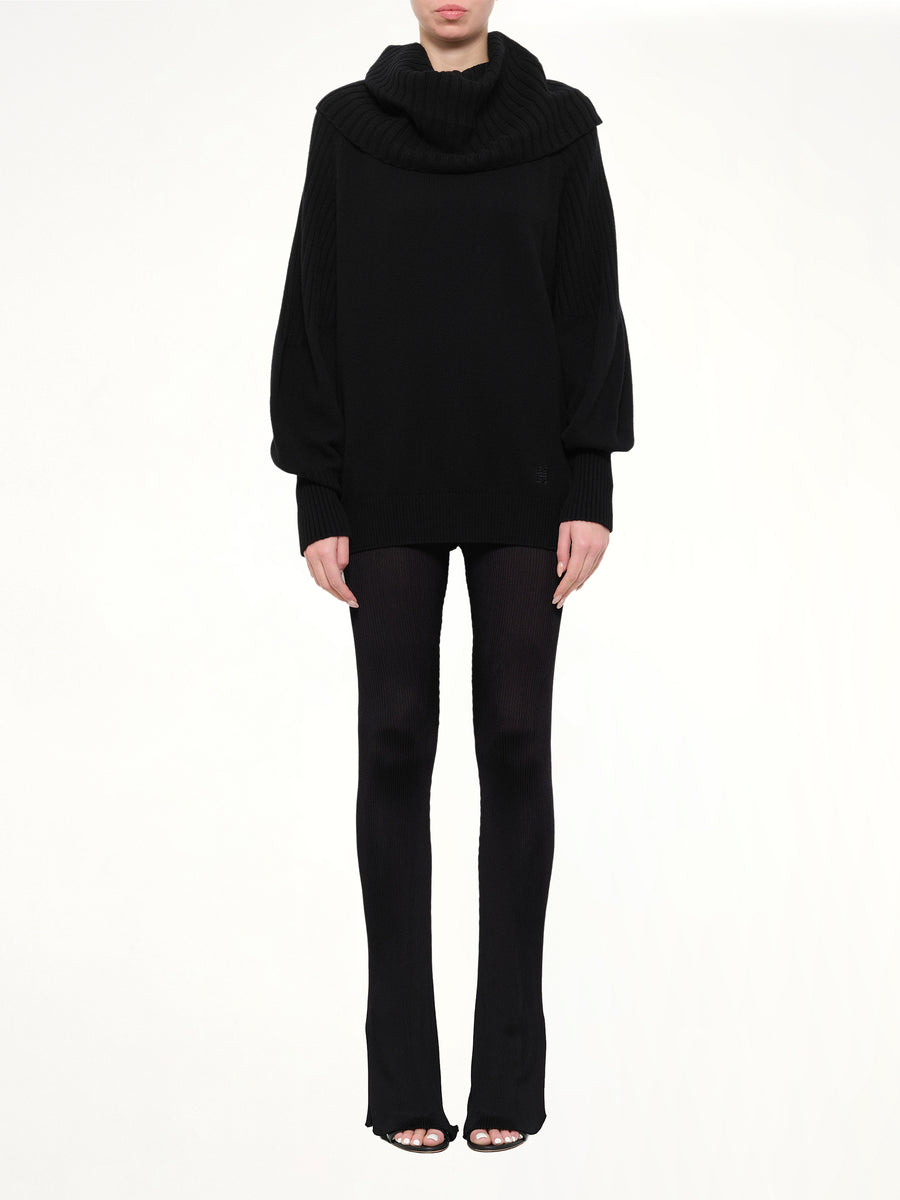 Pullover Sweater in Black
