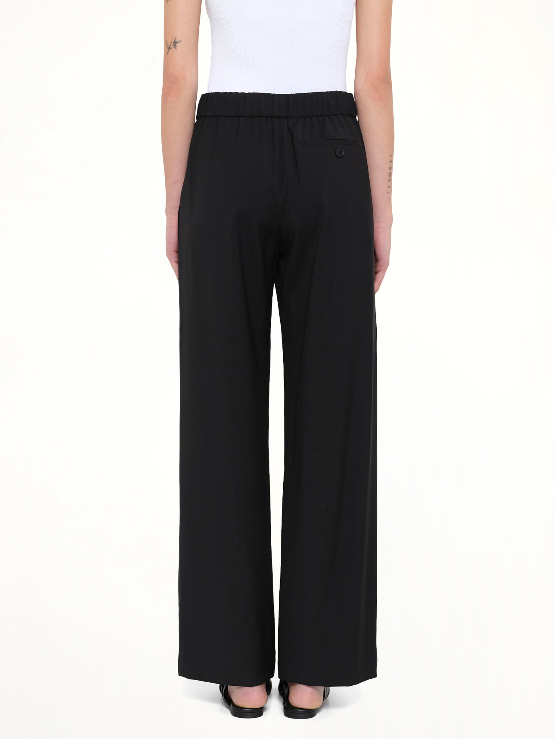 Logo Pleated Trousers in Black