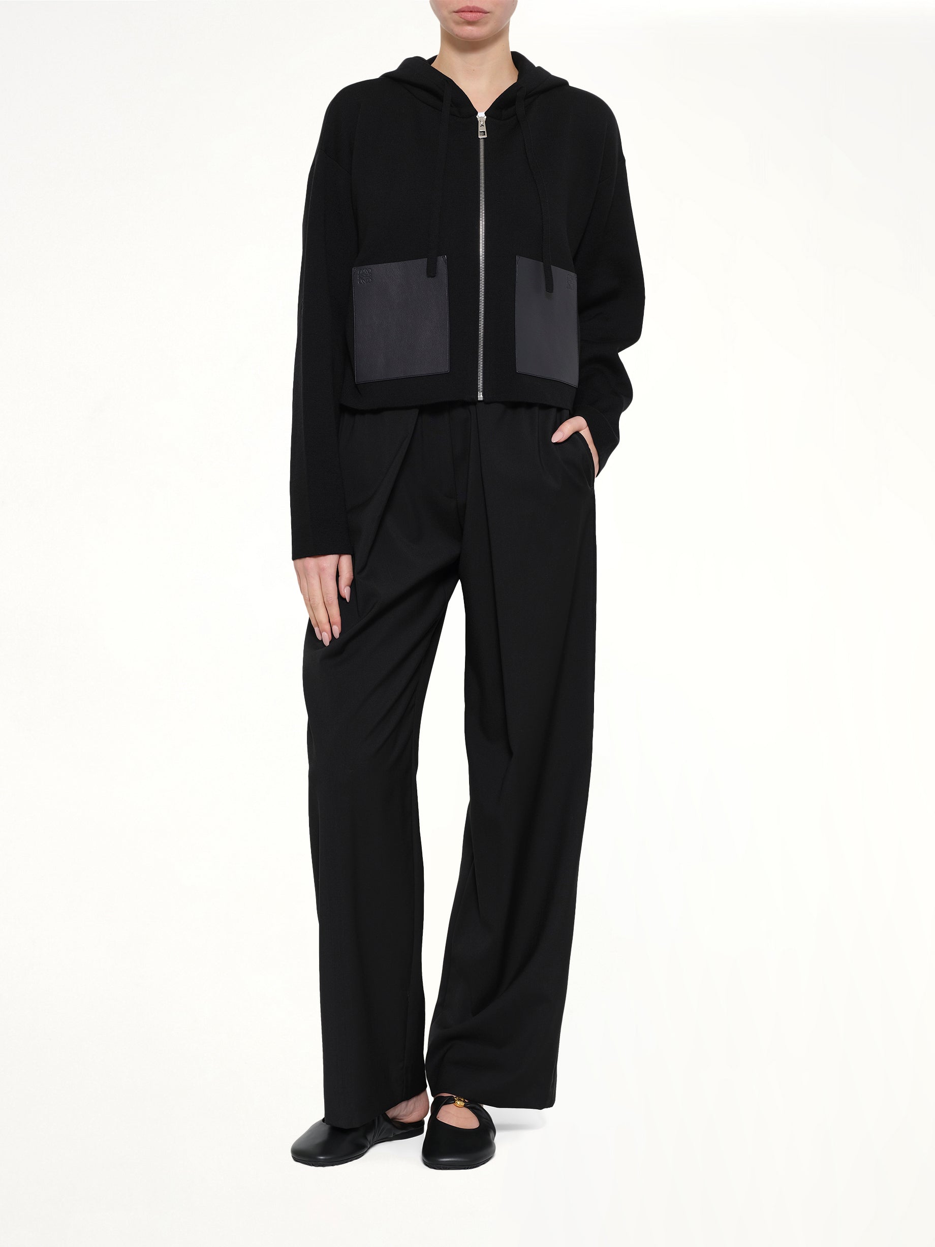 Logo Pleated Trousers in Black