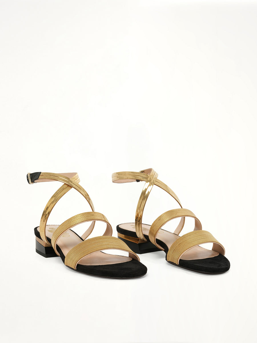 Flat Sandal W/ Chain in Black
