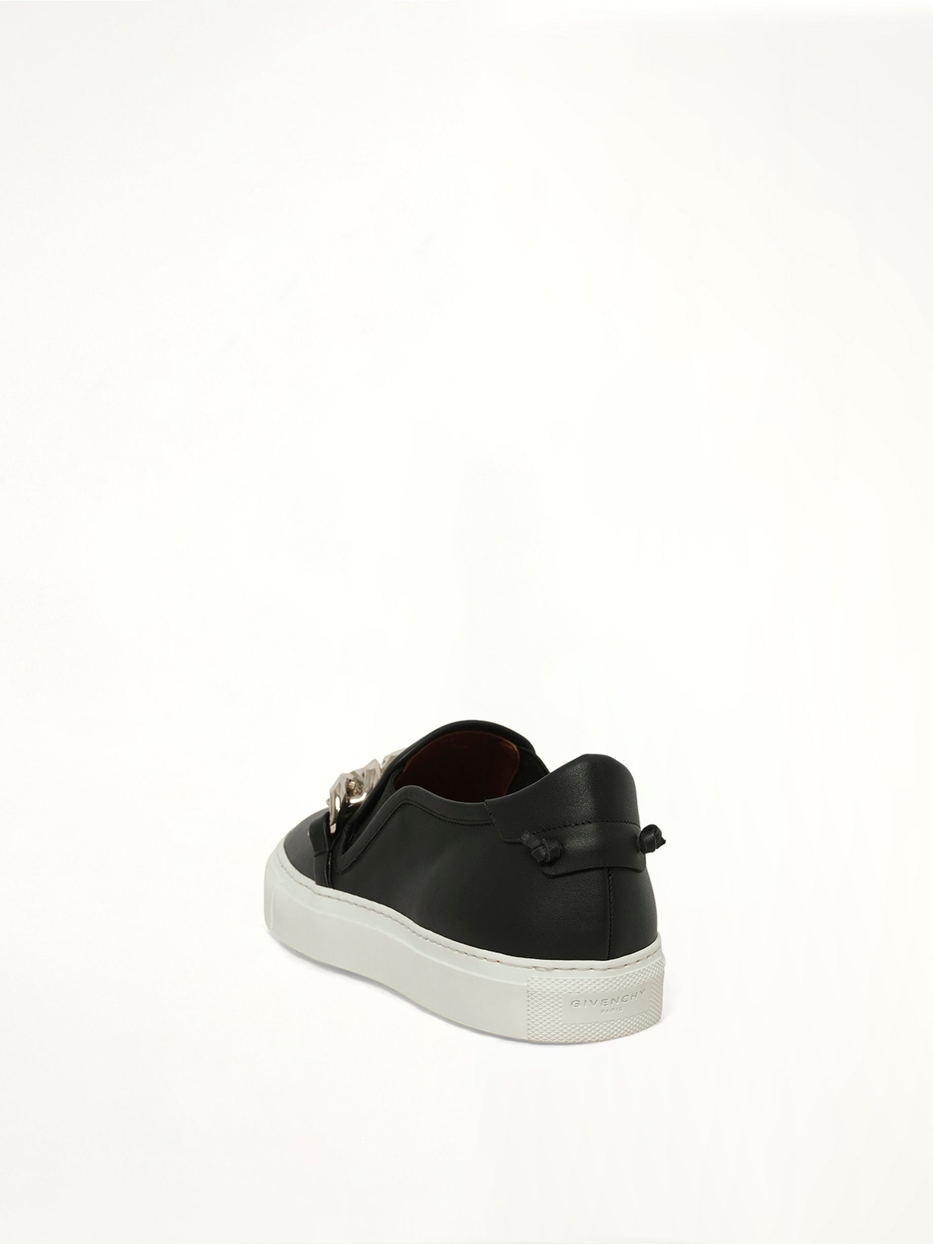 Skate With Chain in Black