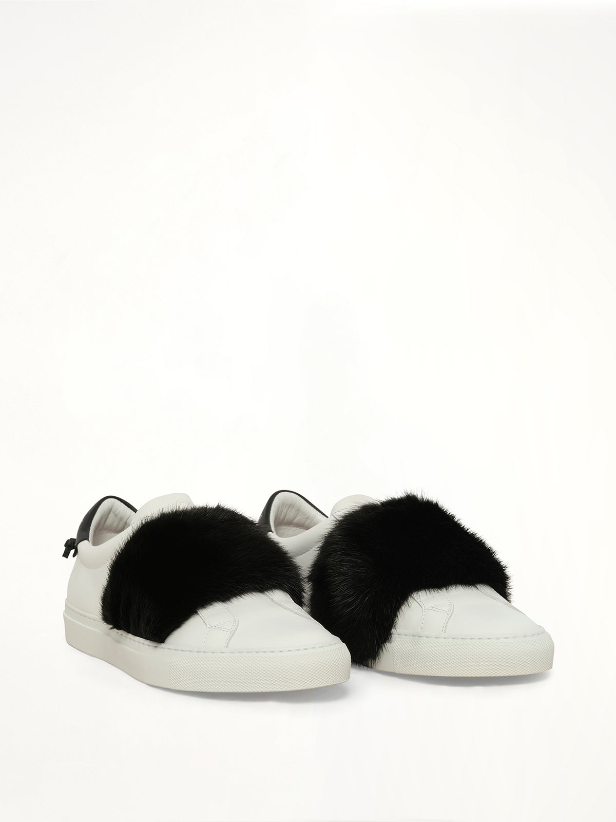 Urban Knot Elastic Sneaker in Black