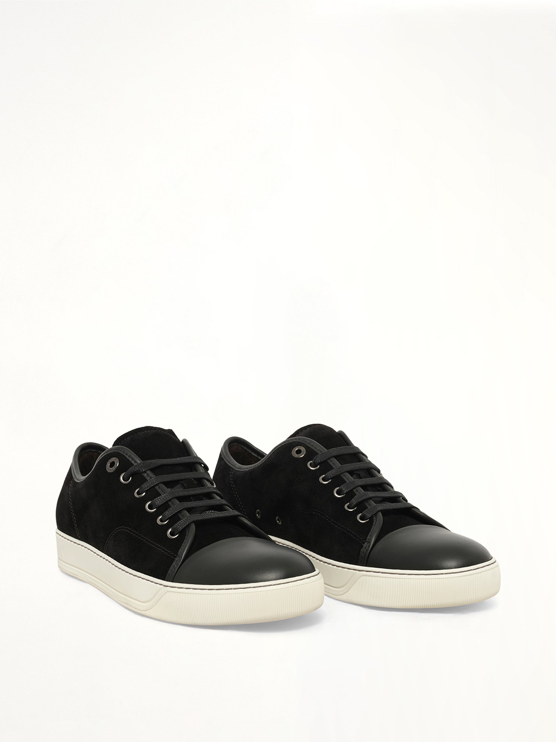Low Sneaker in Black