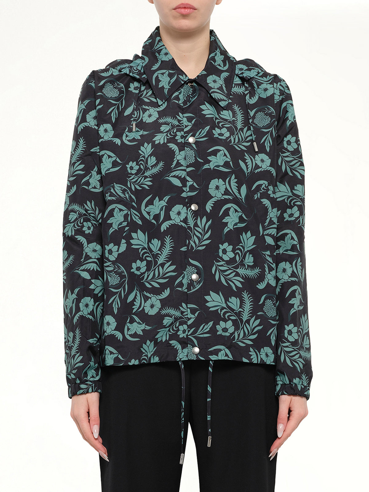 Vent Outerwear in Black