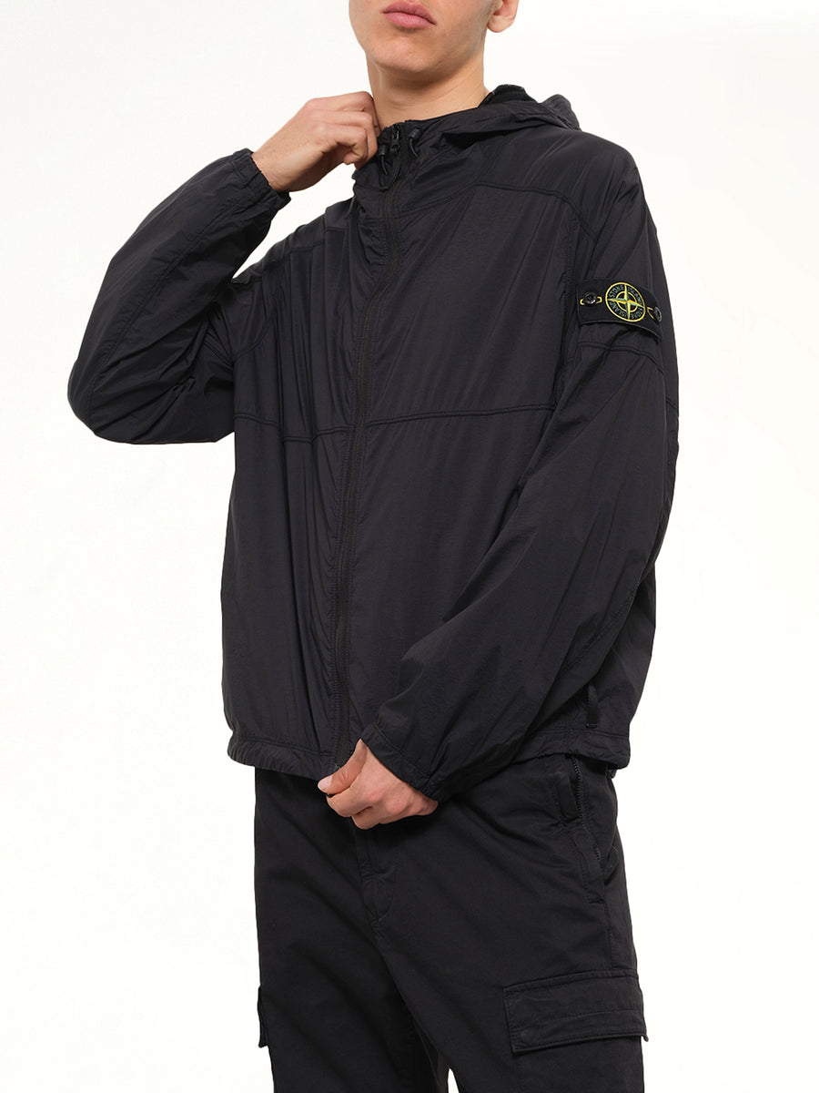 Q100020 Ultra Light Nylon Stretch Jacket in Black
