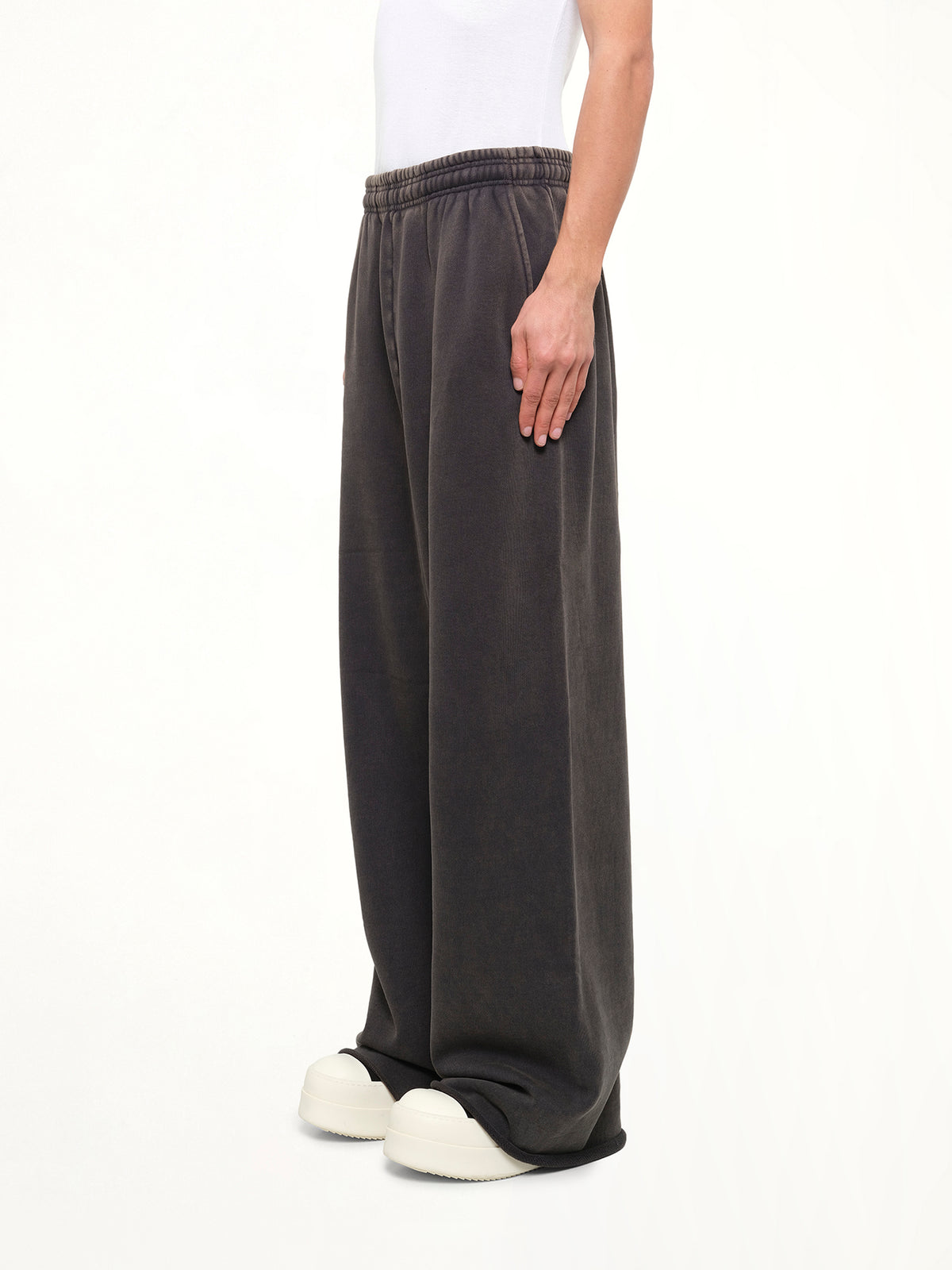 Full Sweatpant in Washed Black