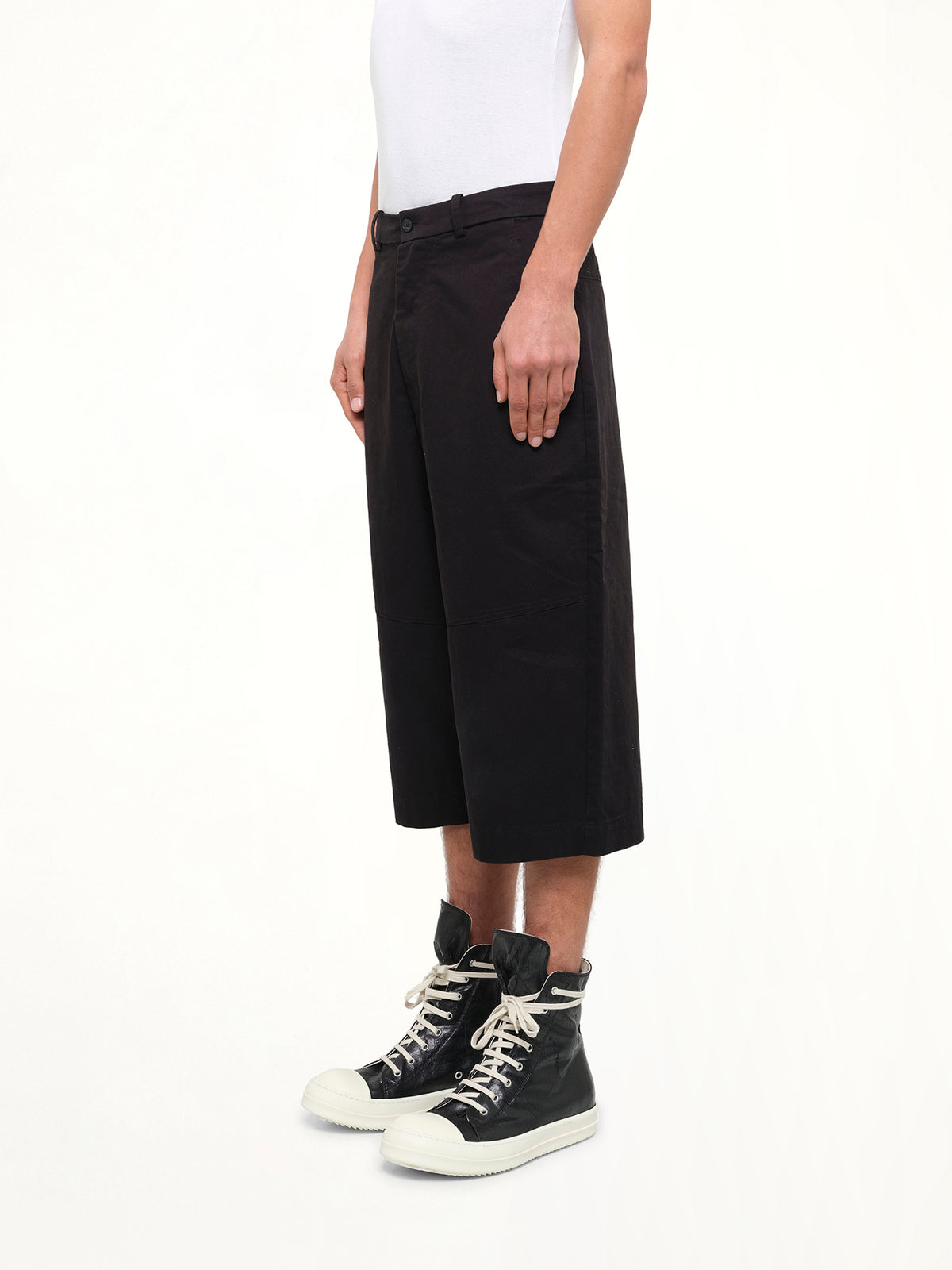 Prime Short in Black