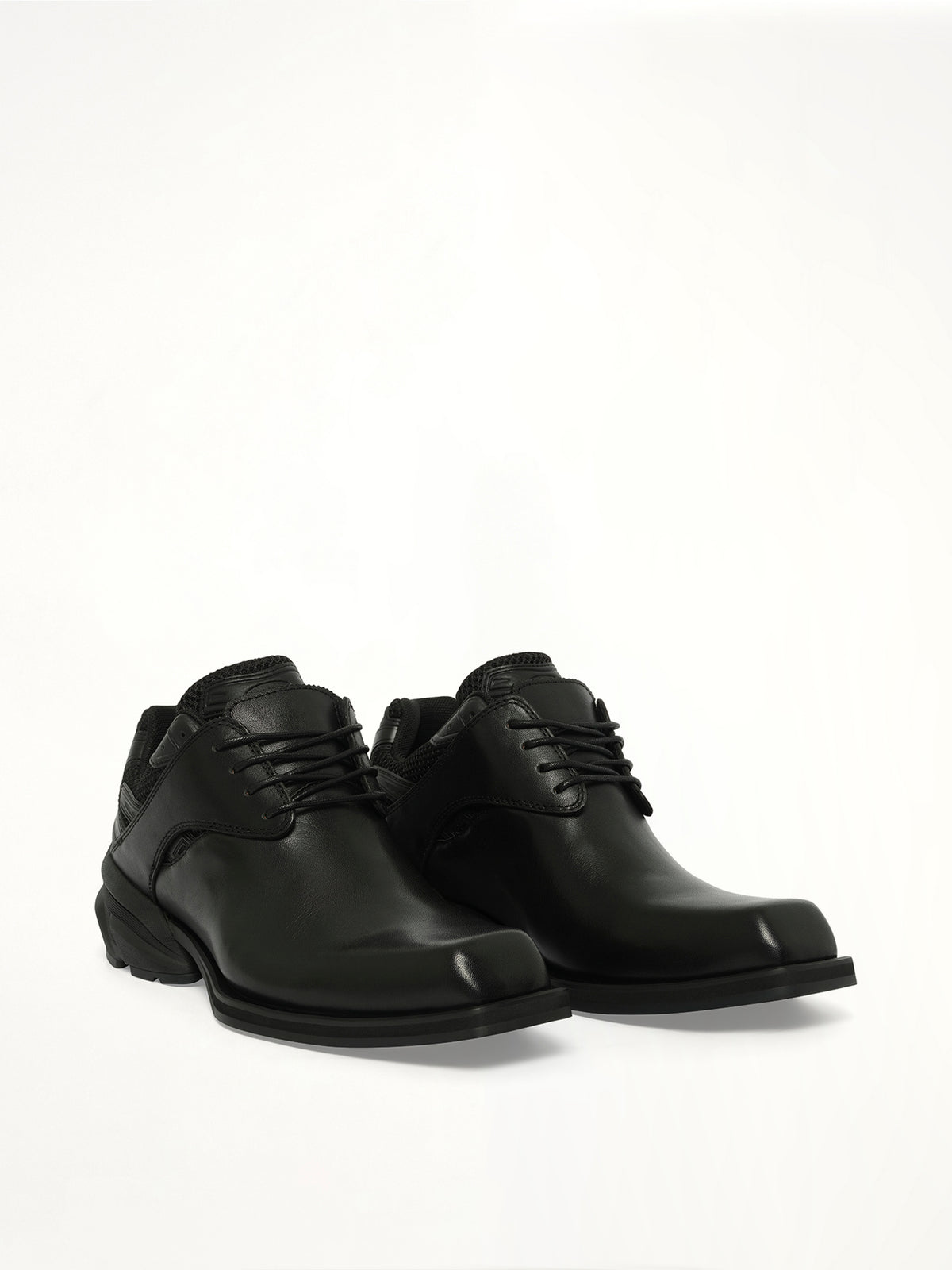 Starting Blocks Hybrid Derby in All Black