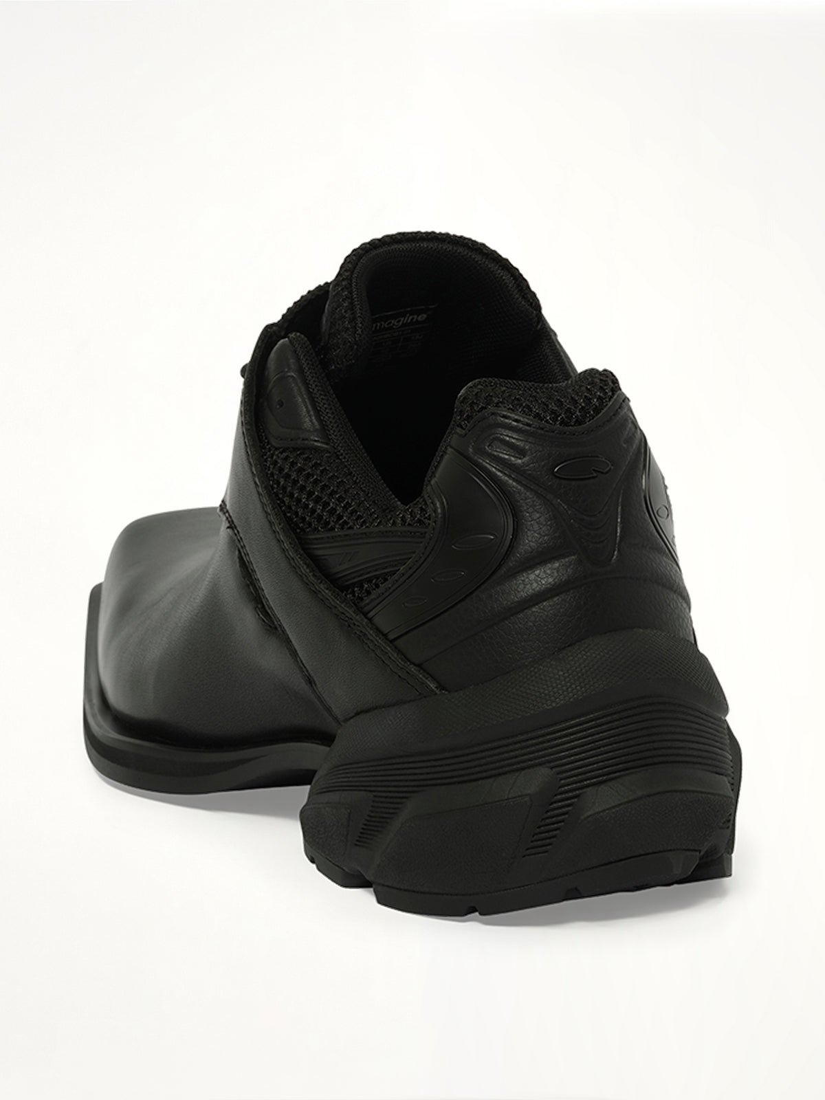 Starting Blocks Hybrid Derby in All Black