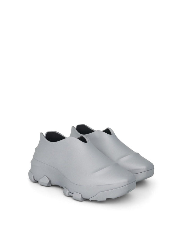 Monumental Mallow Low Sneaker in Silver Front View | GIVENCHY