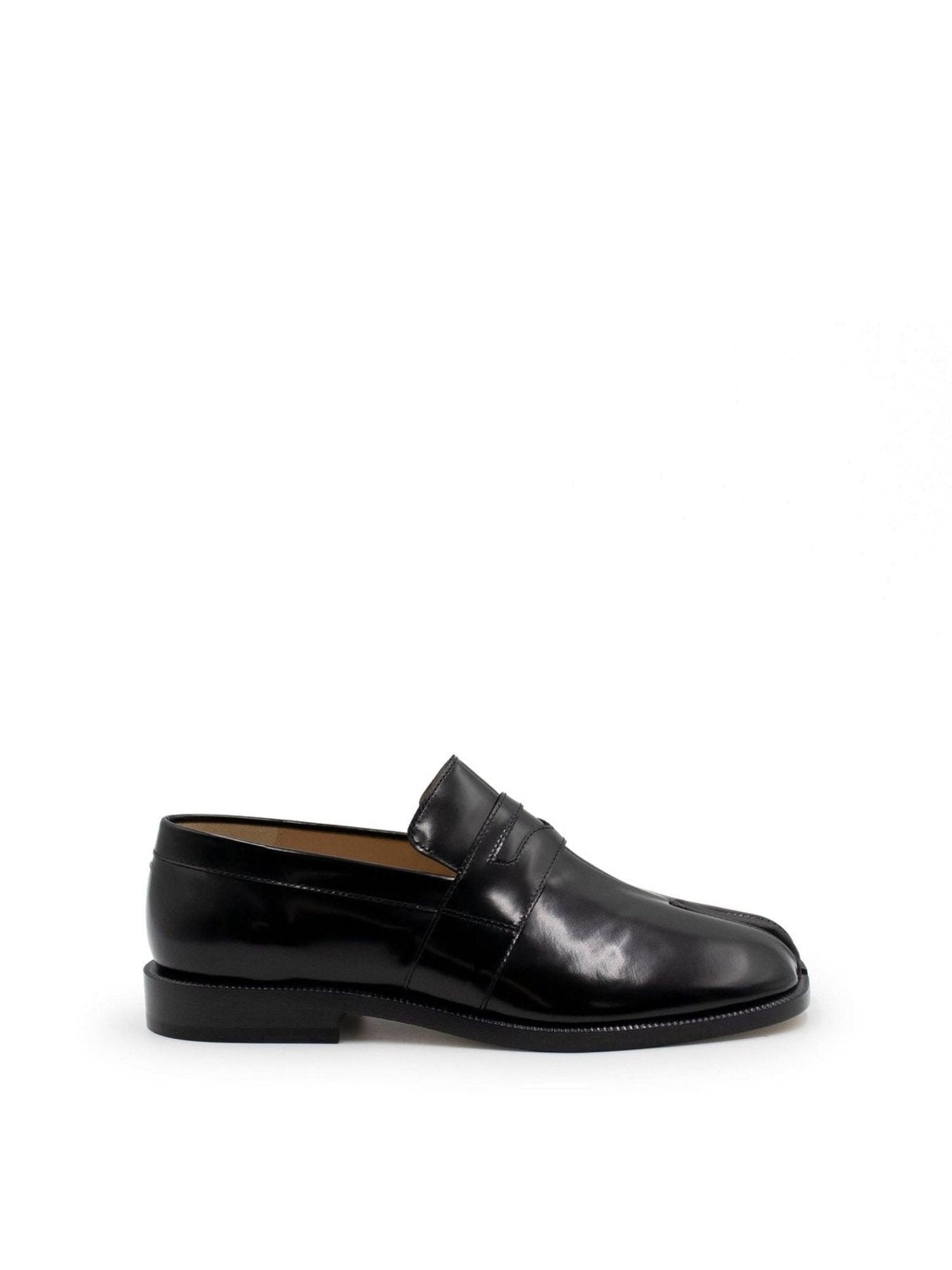 Tabi Loafers in Black Side View | MAISON MARGIELA