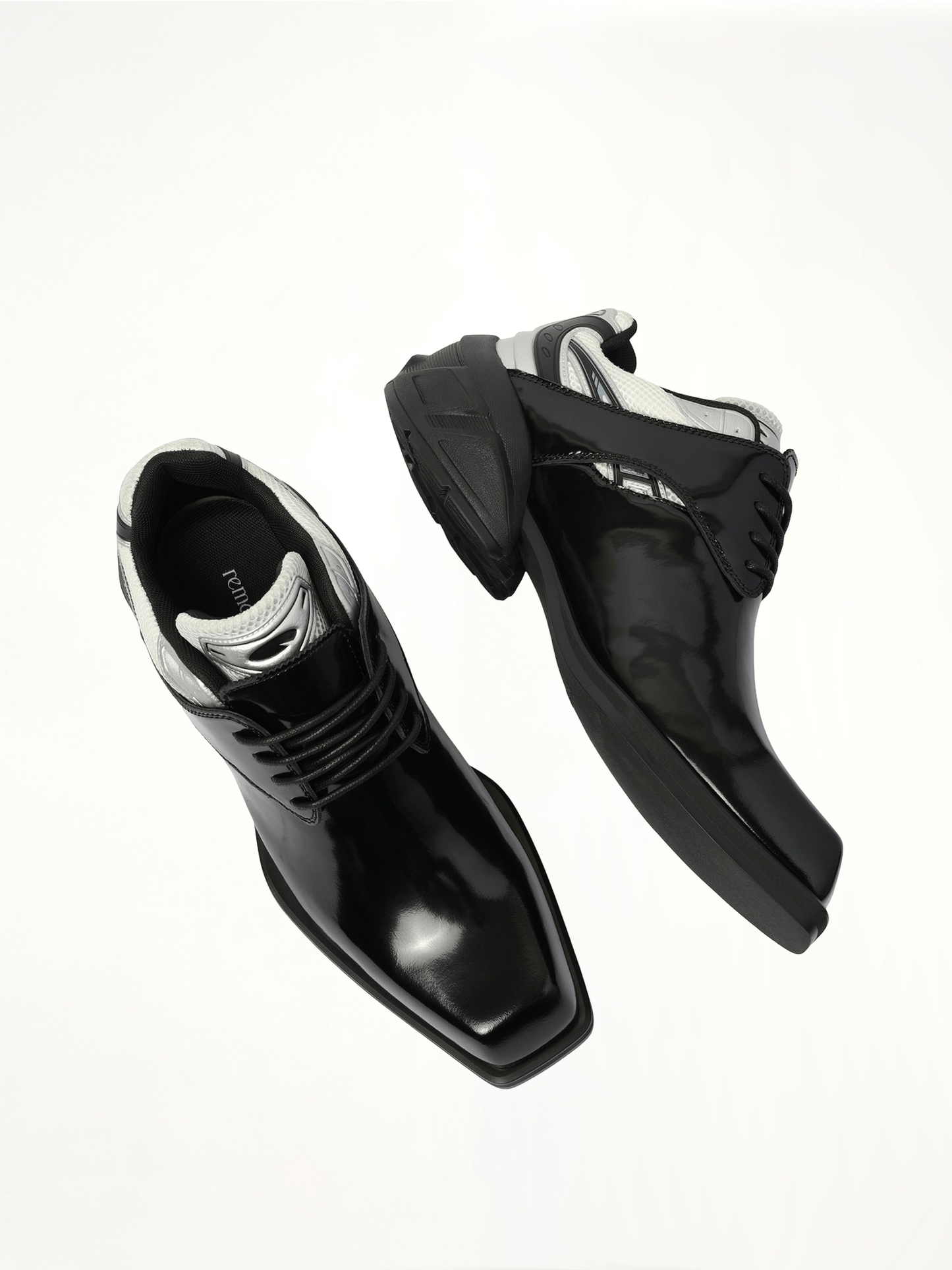 Starting Blocks Hybrid Derby in Black/White/Silver