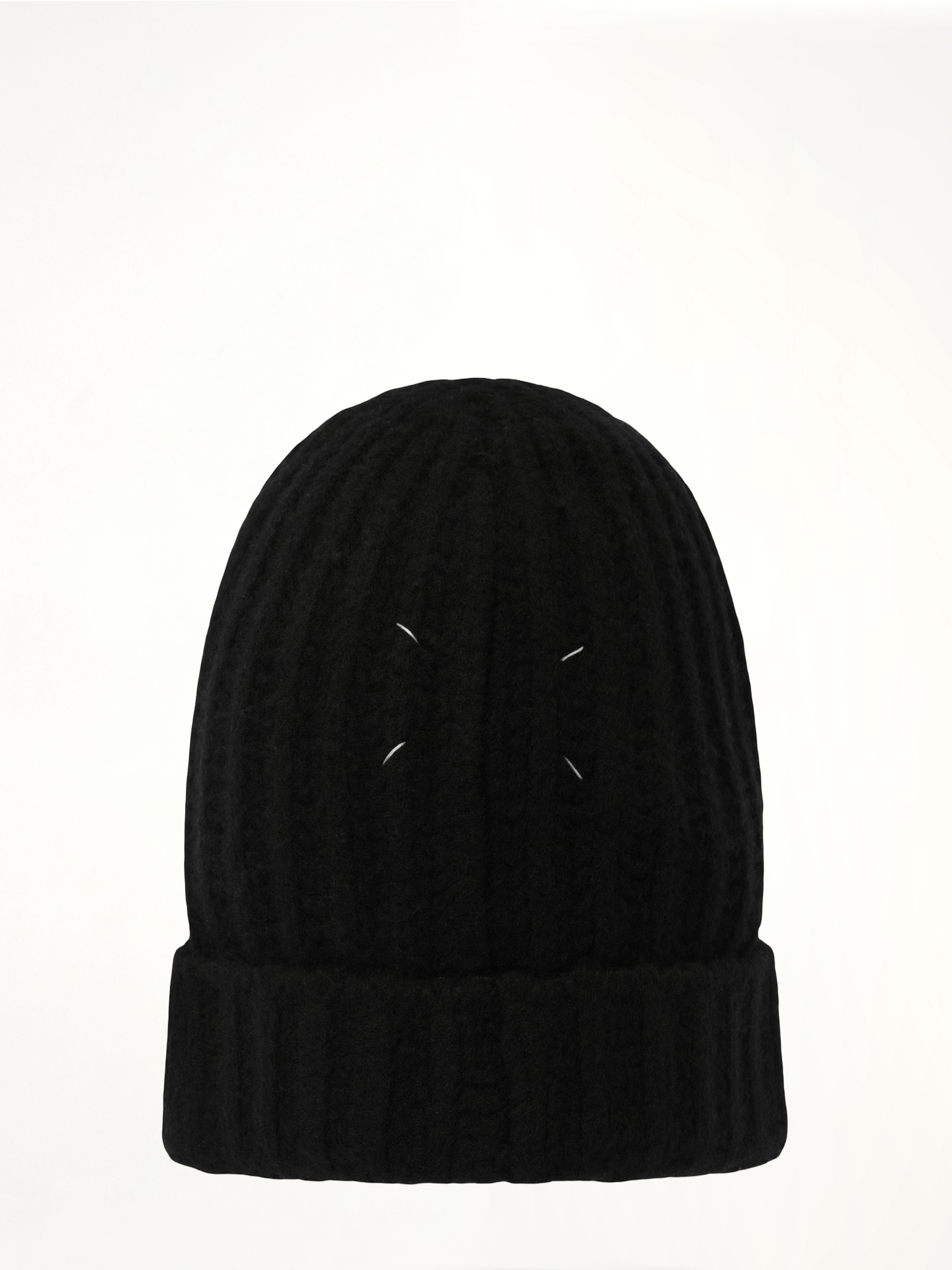Four Stiches Beanie in Black