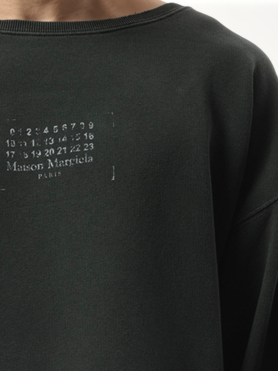 Small Number Logo Sweatshirt in Washed Black