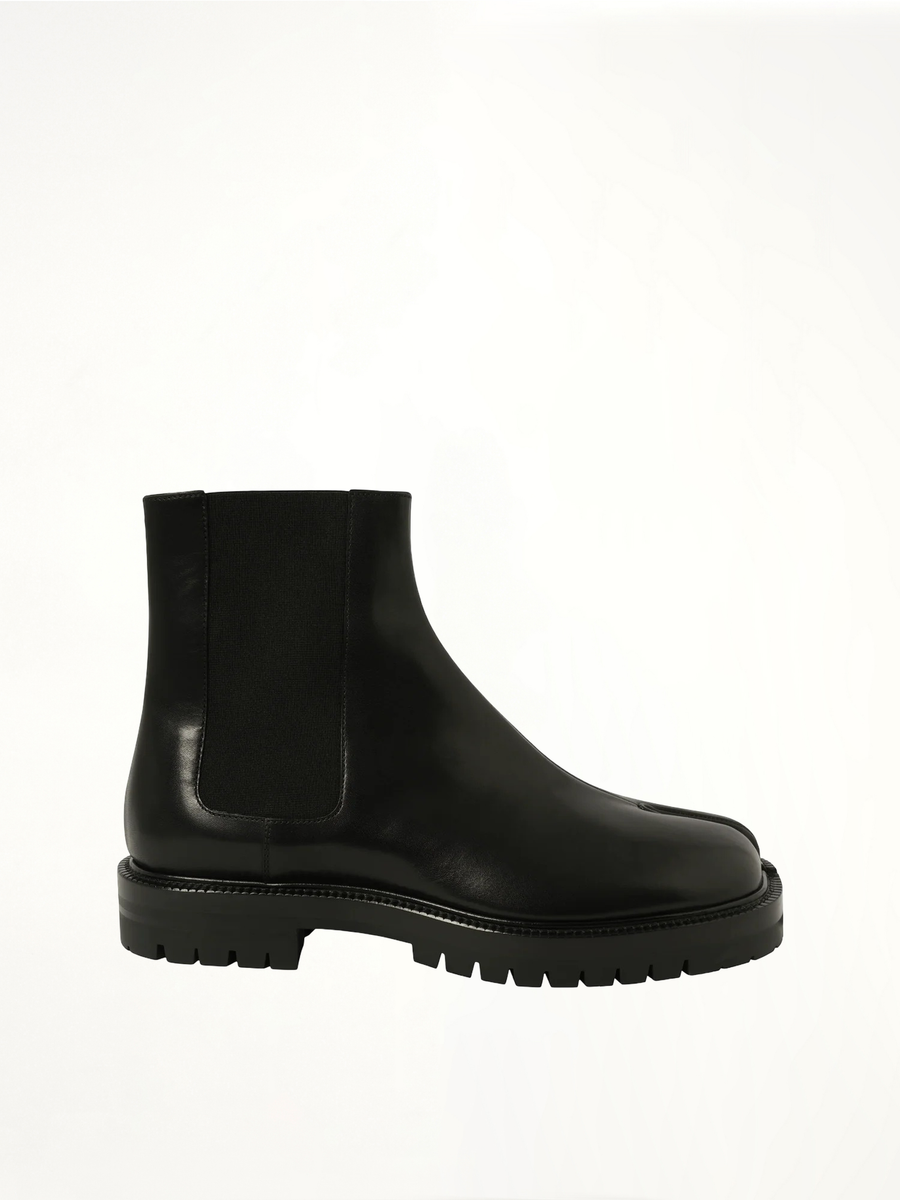Calfskin Tabi County Chelsea Boots in Black Side View | MAISON MARGIELA