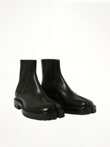 Calfskin Tabi County Chelsea Boots in Black Front View | MAISON MARGIELA