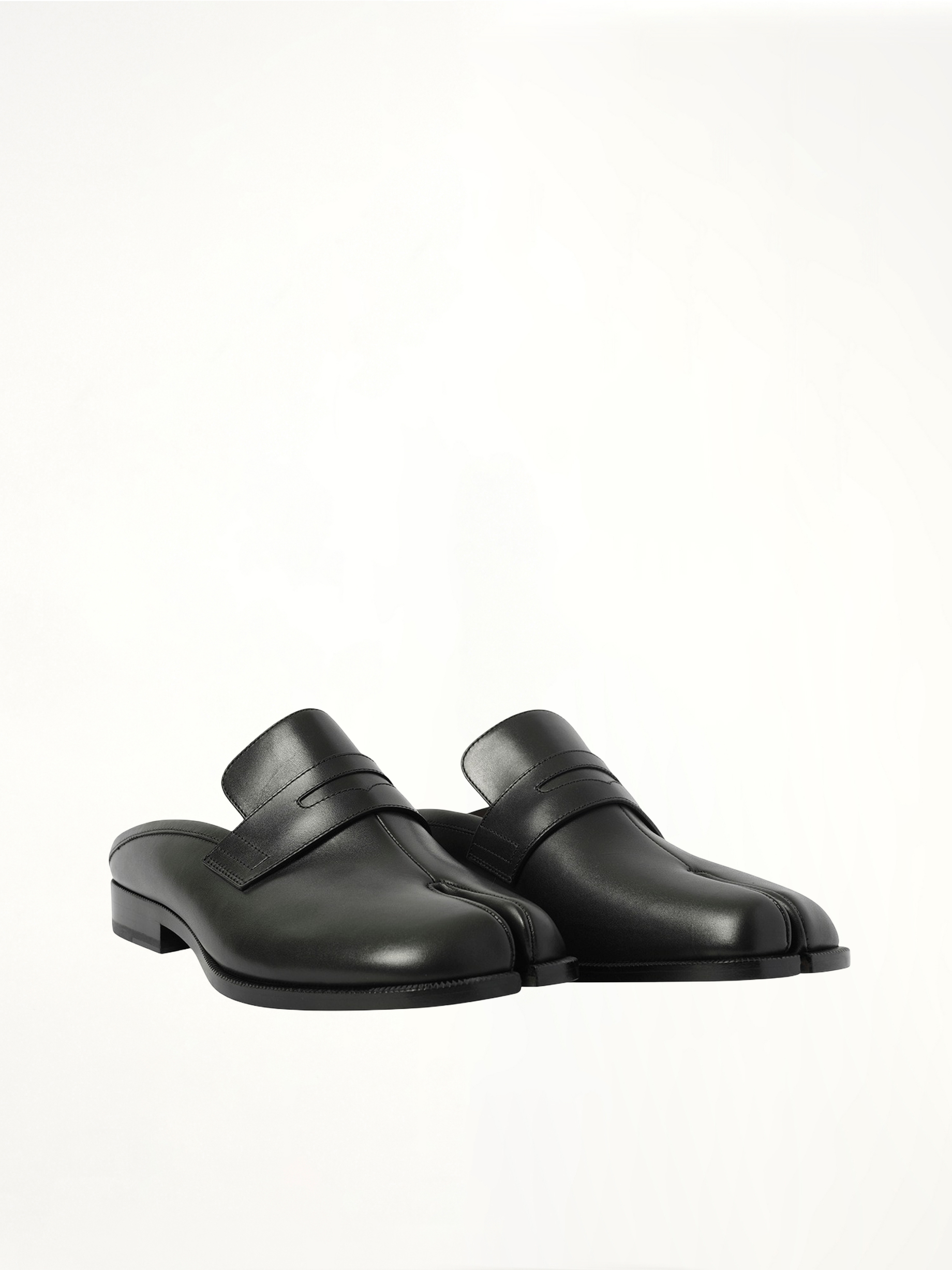 Tabi Loafer Mule in Black Front View | MAISON MARGIELA