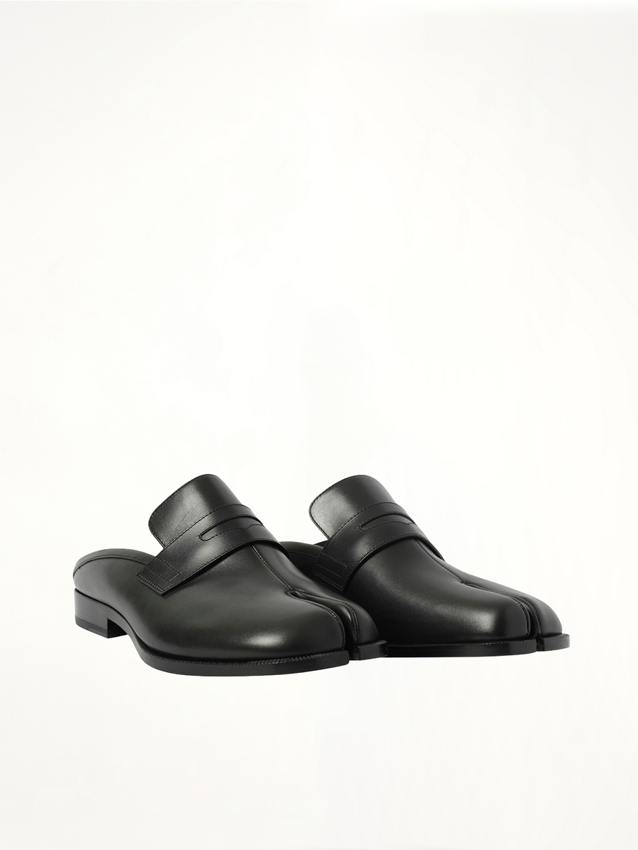 Tabi Loafer Mule in Black Front View | MAISON MARGIELA