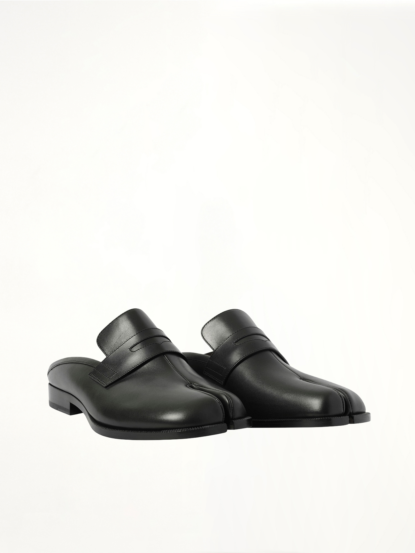 Tabi Loafer Mule in Black