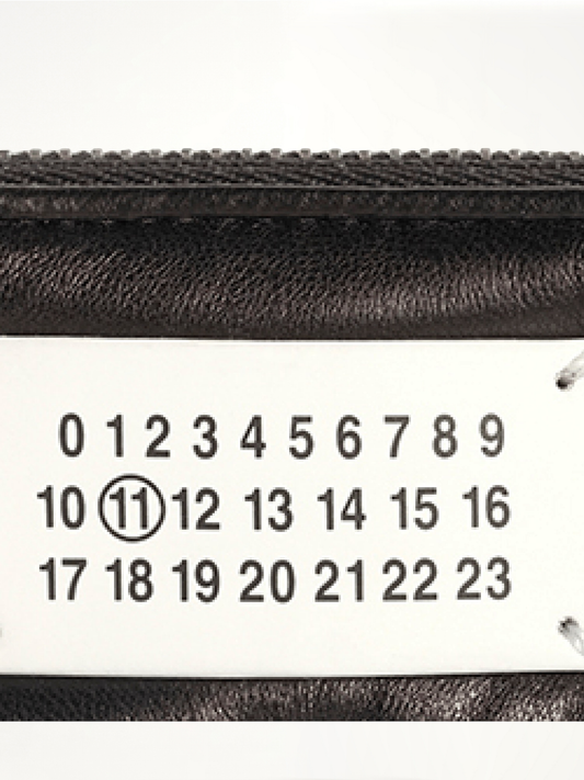 Zip Around Coin Holder in Black