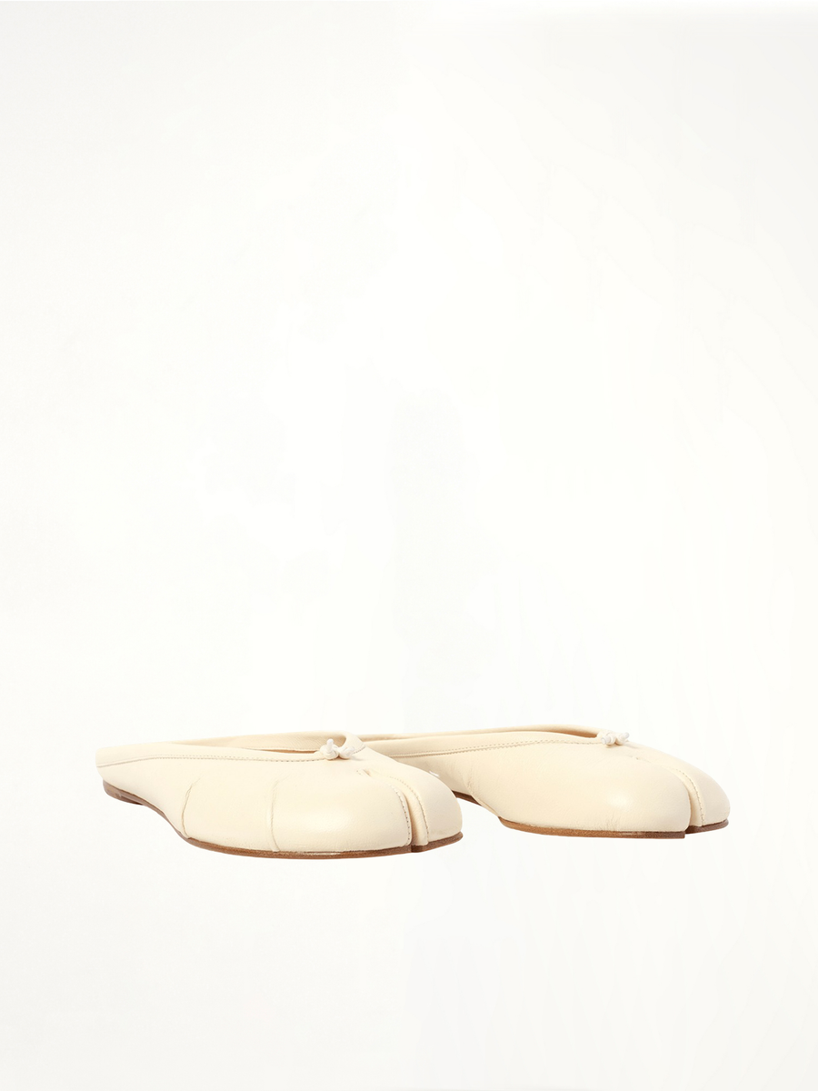 Tabi Ballerina Mule in White Front View | MAISON MARGIELA