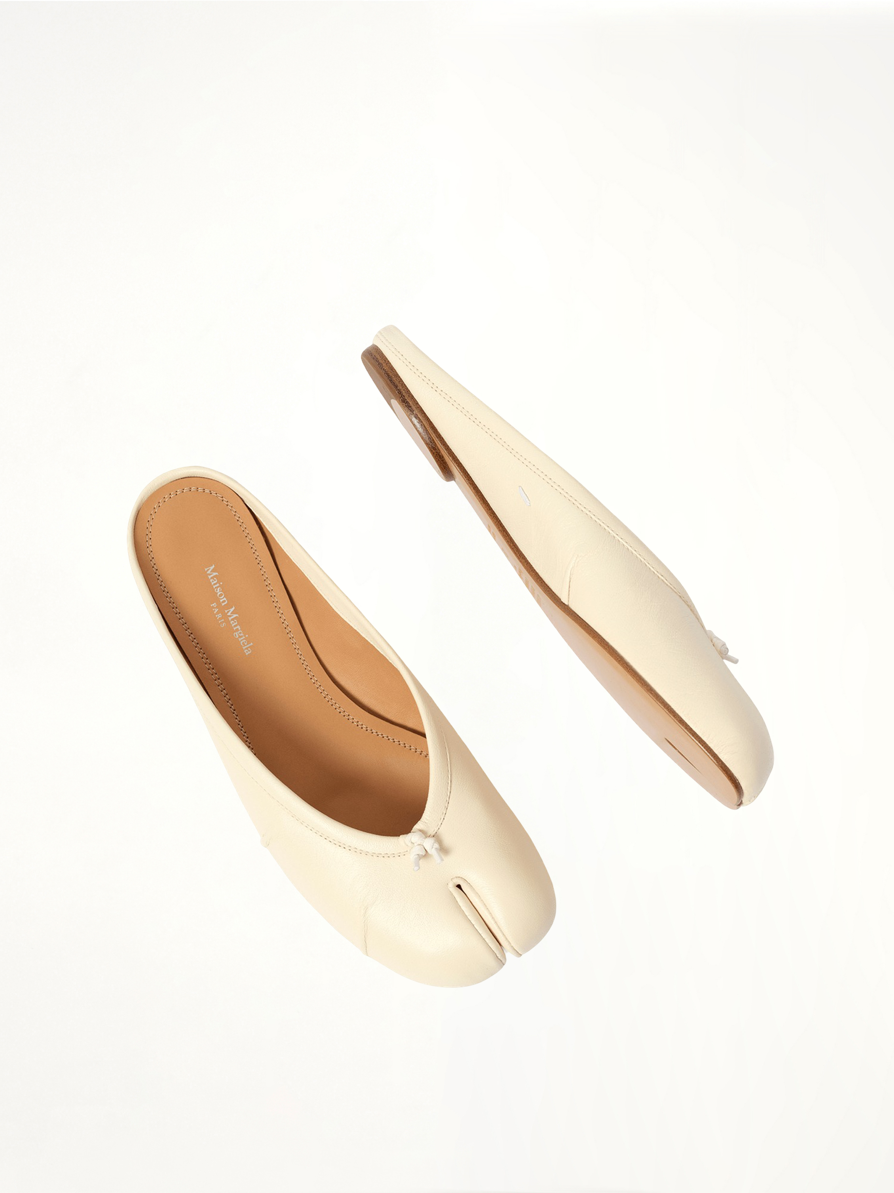 Tabi Ballerina Mule in White Top View | MAISON MARGIELA