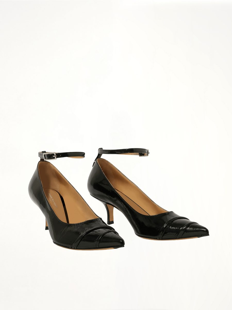 Kinkies Pumps H55 in Black Front View | MAISON MARGIELA