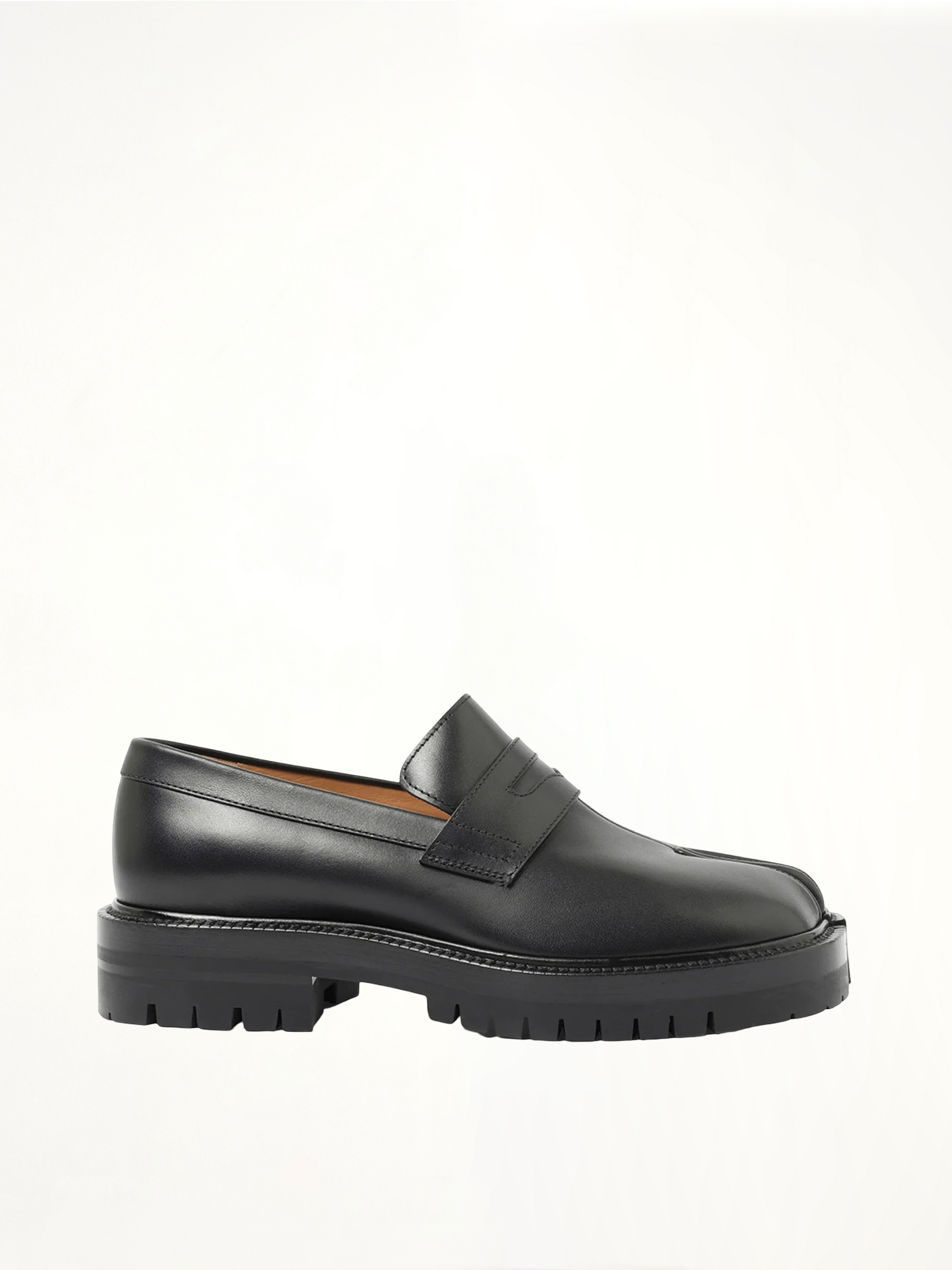 Tabi County Loafer in Black