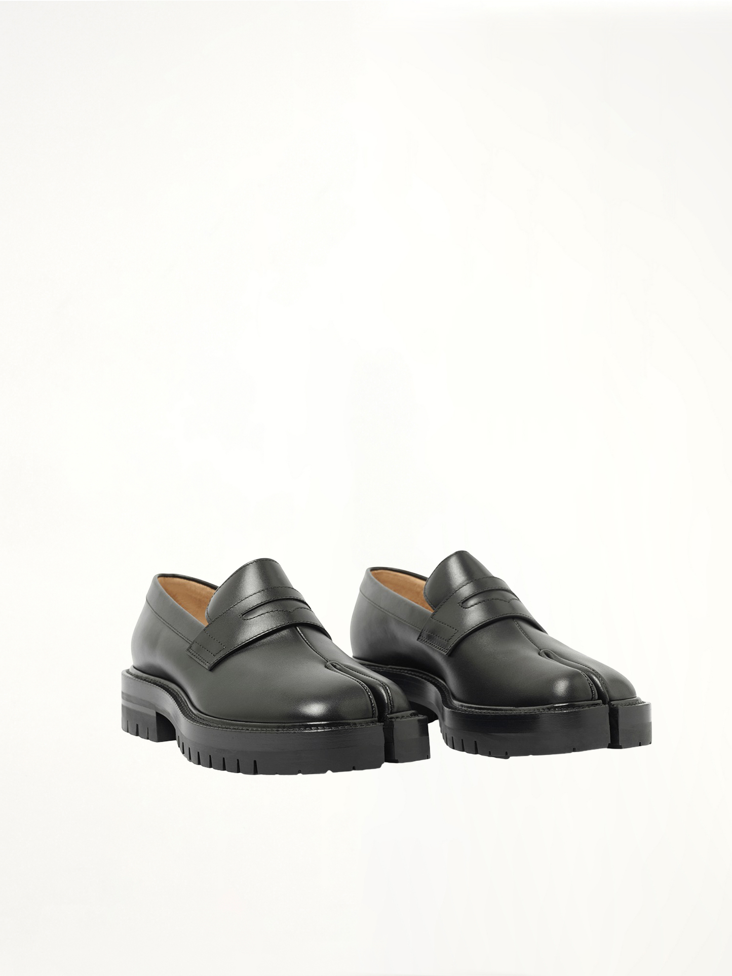Tabi County Loafer in Black