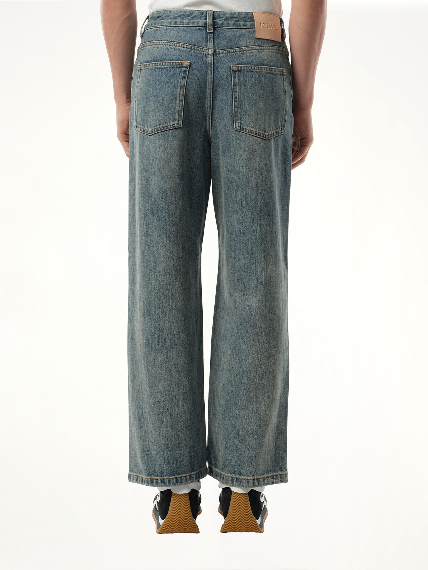 Anagram Baggy Distressed Jeans AF in Washed Denim