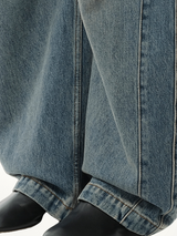 ウォッシュドデニムのアナグラムバレルジーンズAF