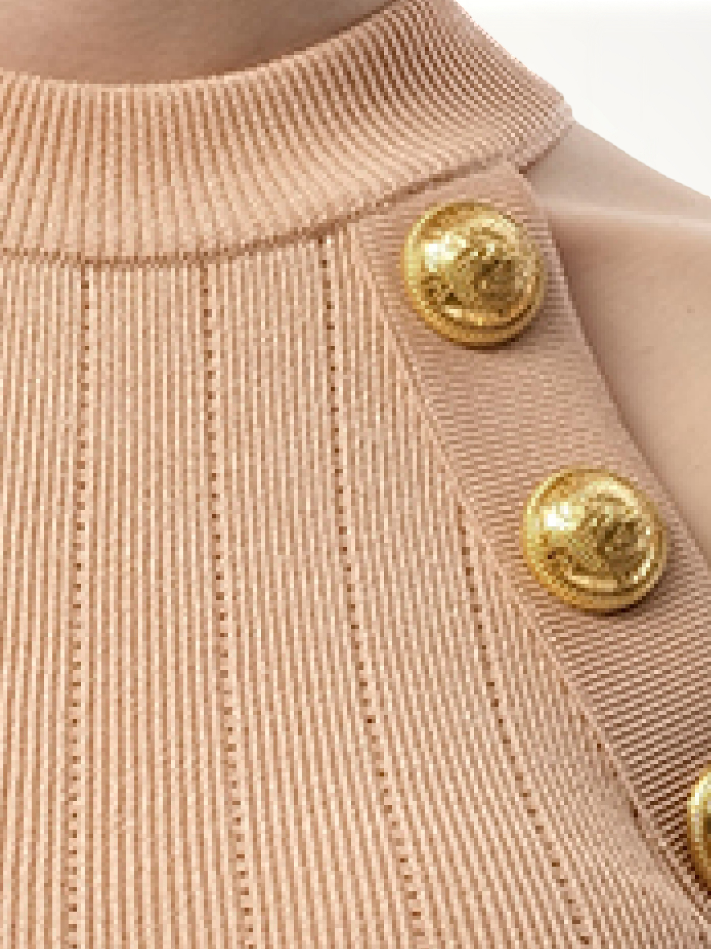 6 Button Halterneck Knit Cropped Top in Nude Rose