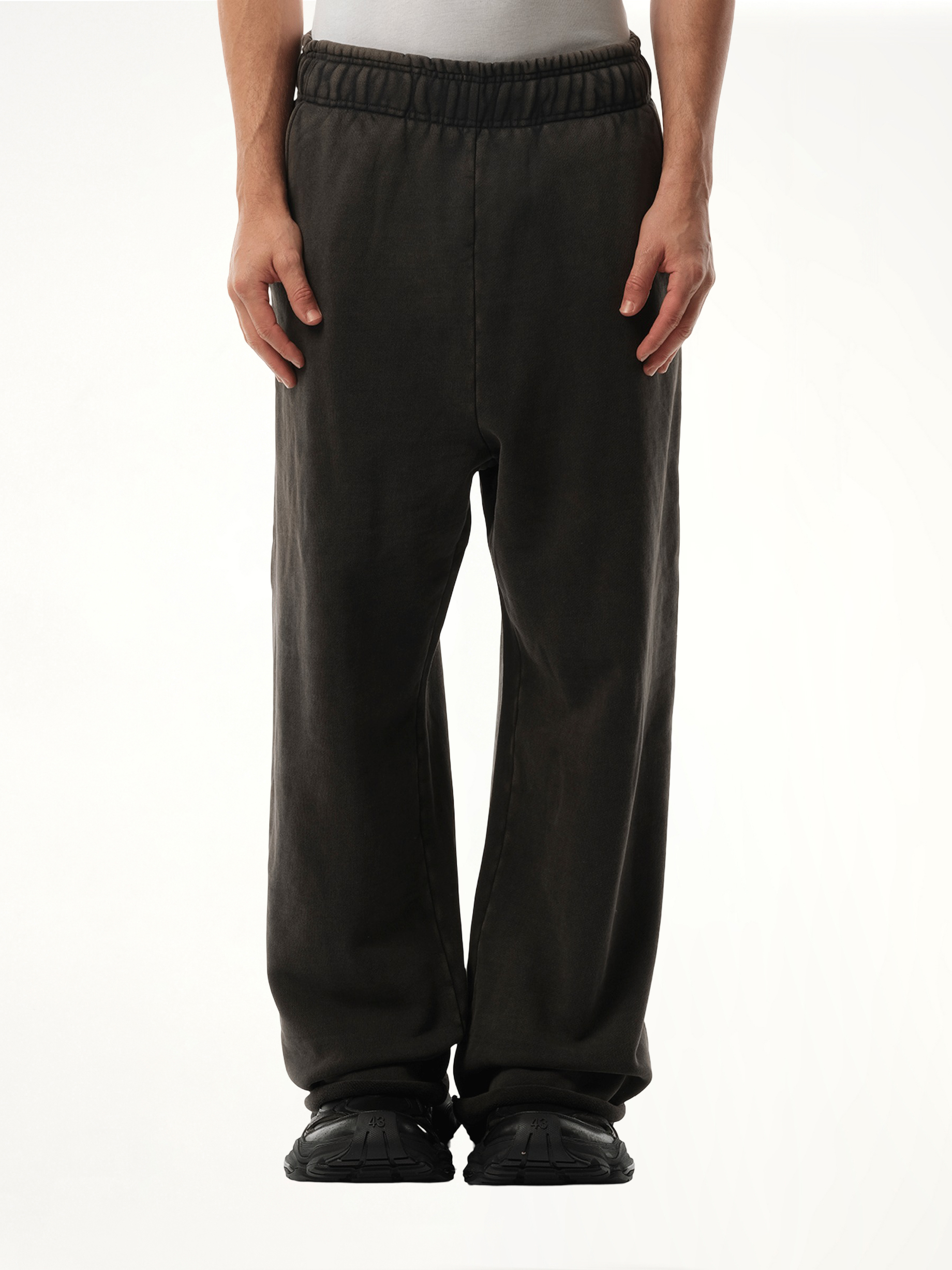 Full Sweatpants in Washed Black