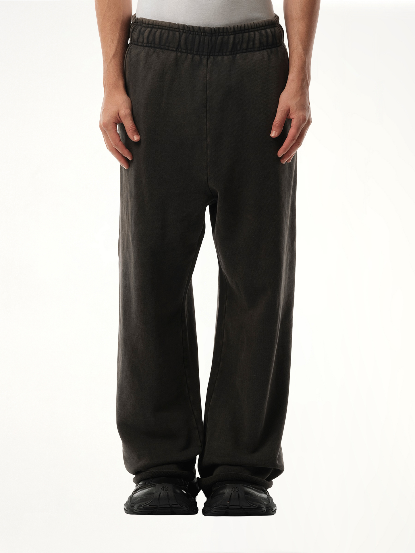 Full Sweatpants in Washed Black