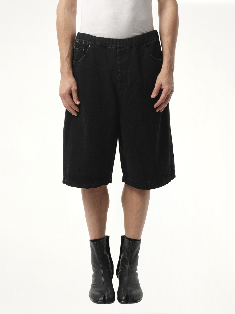 Spar Shorts in Magnetite