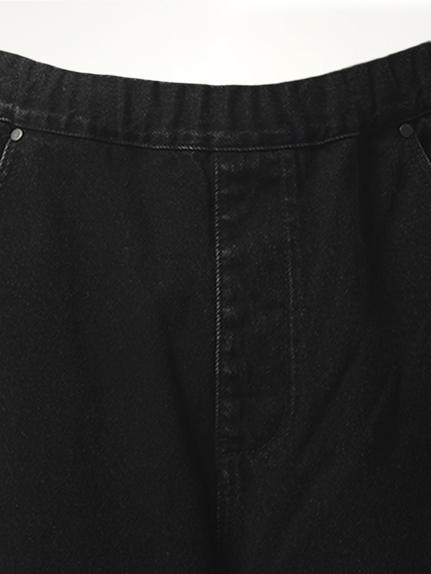 Spar Shorts in Magnetite