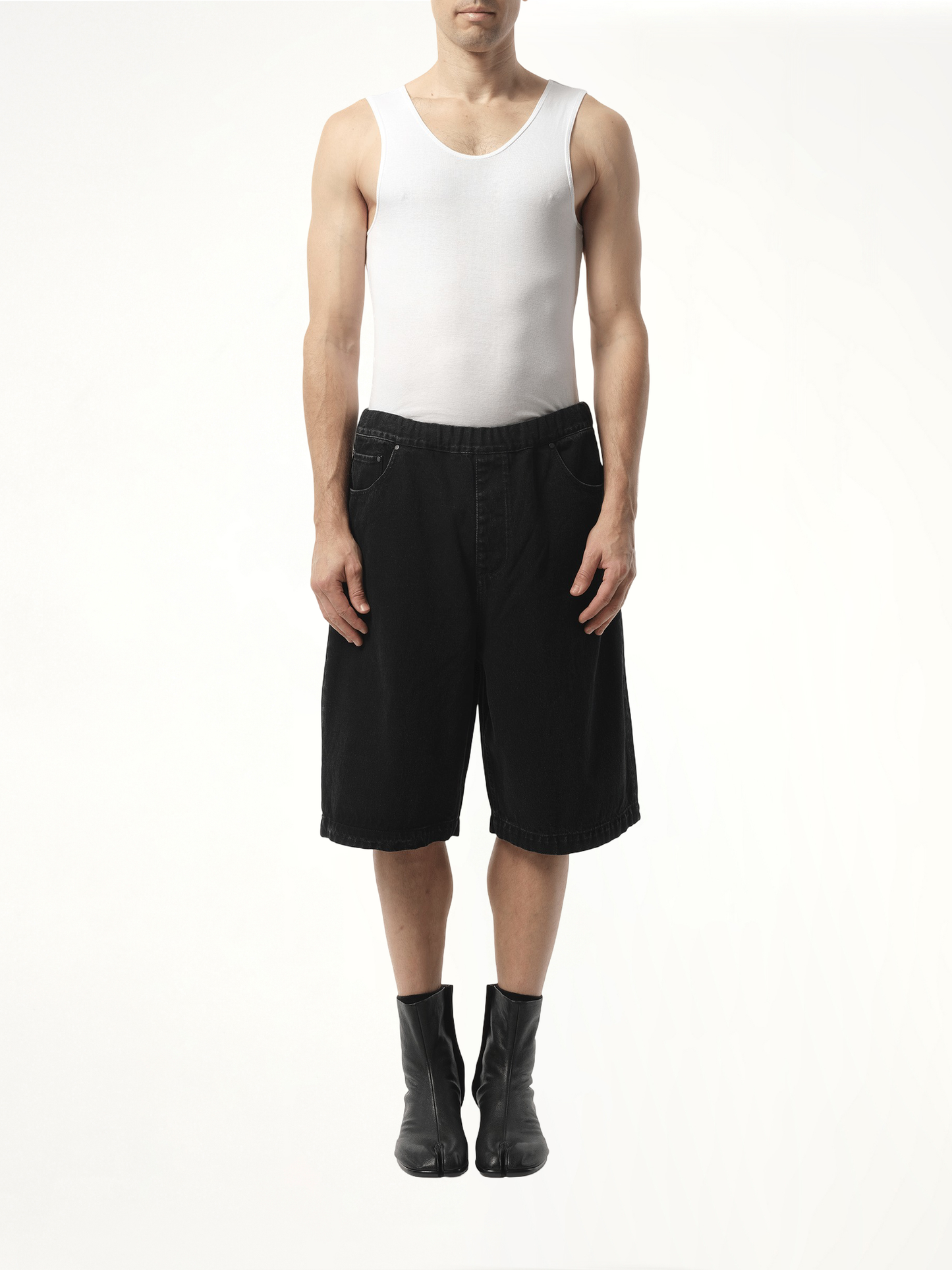 Spar Shorts in Magnetite