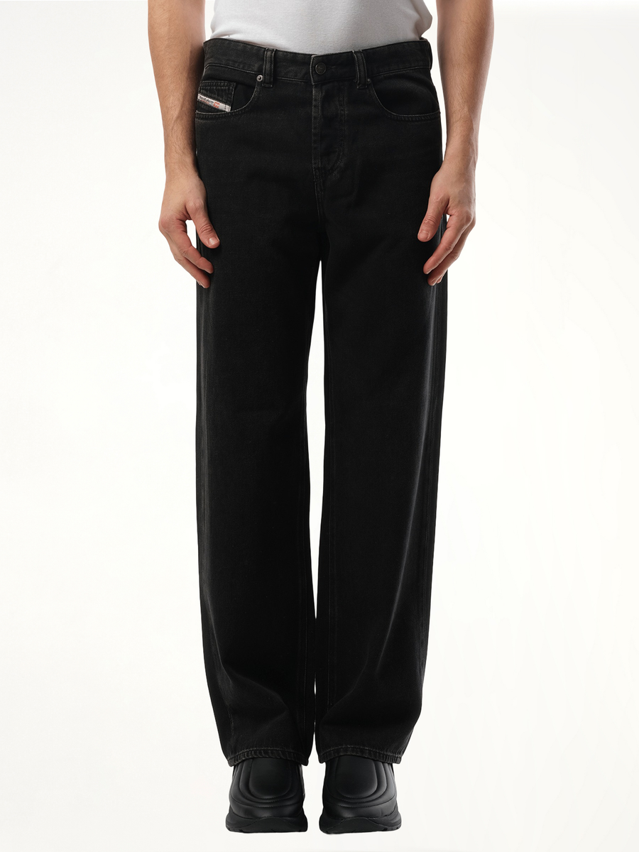 2001 D-Macro Jeans in Black/Dark Grey