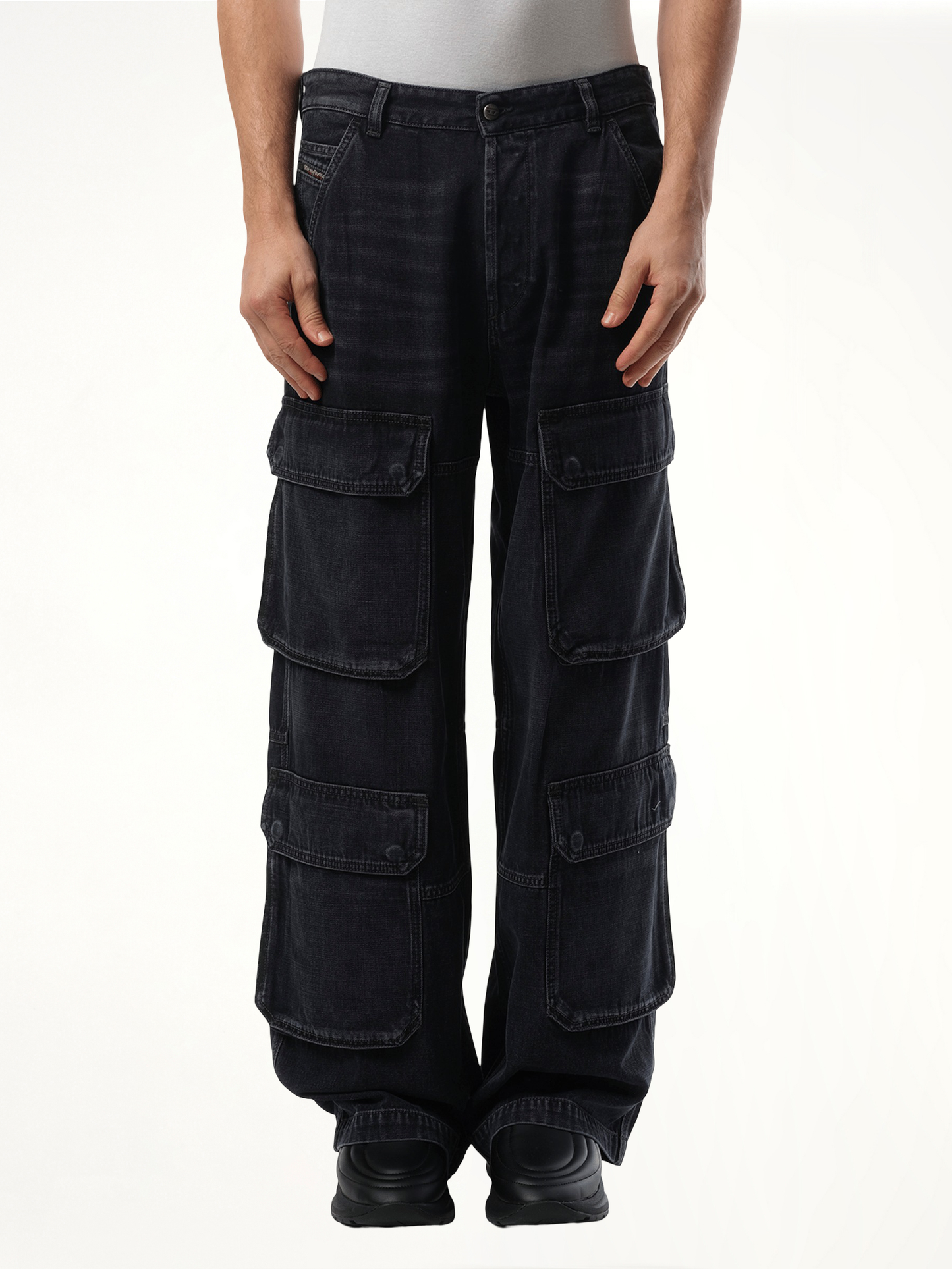 D-Touch Cargo Pants in Washed Black