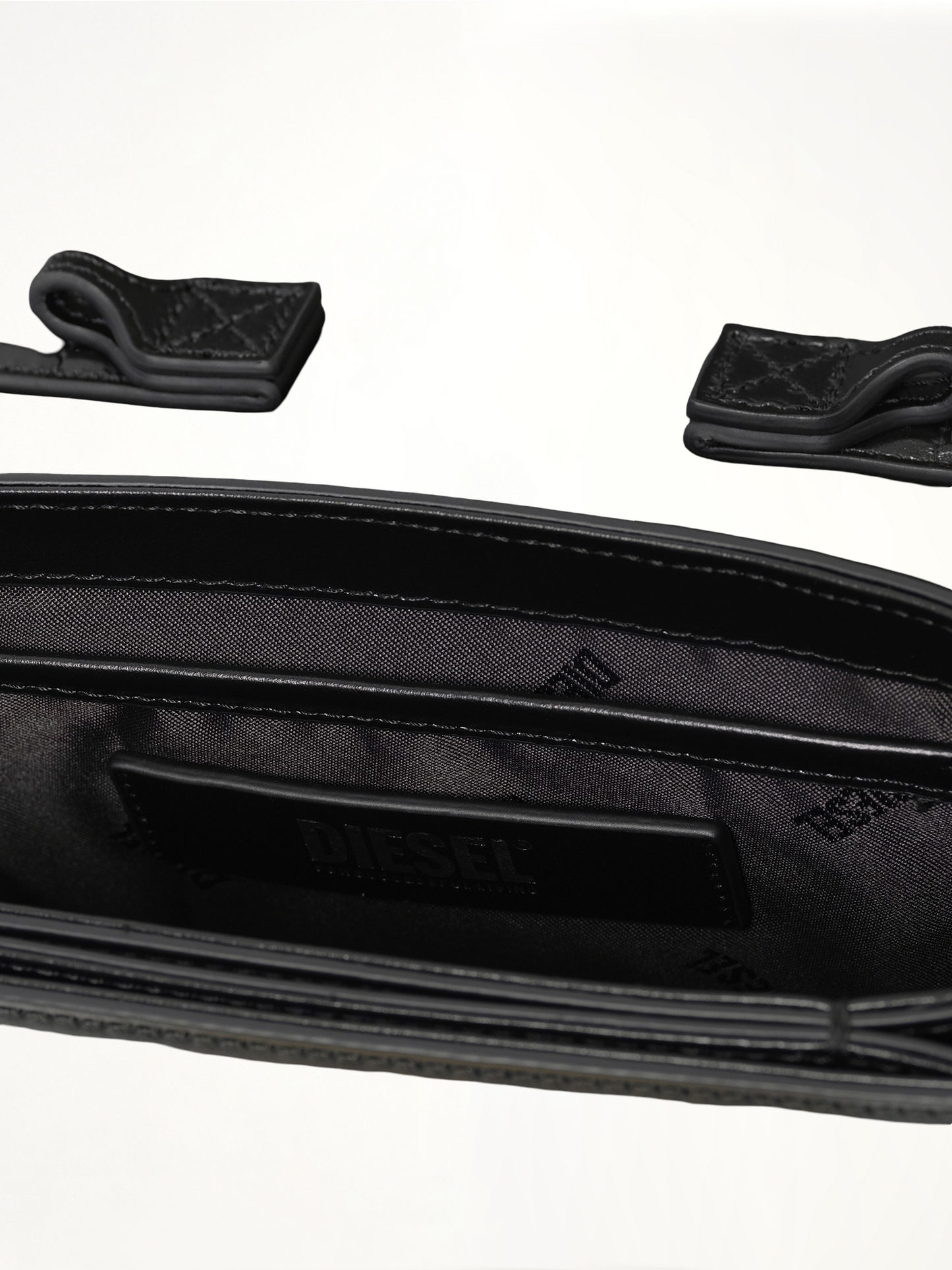1DR Shoulder Bag in Black