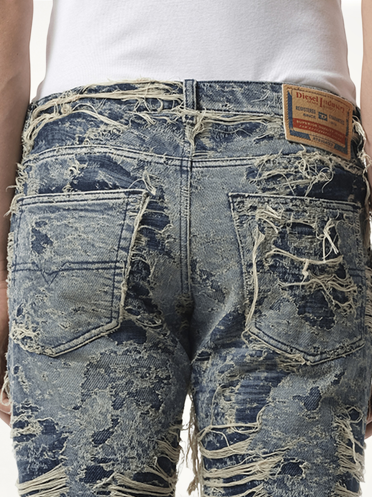 2023 D-Finitive Distressed Jeans in Blue