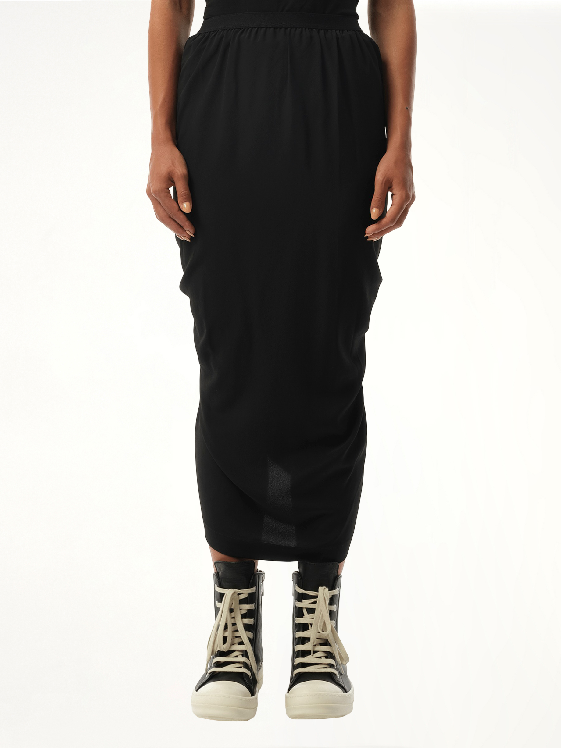 Cocoon Crepe Shrimp Skirt in Black