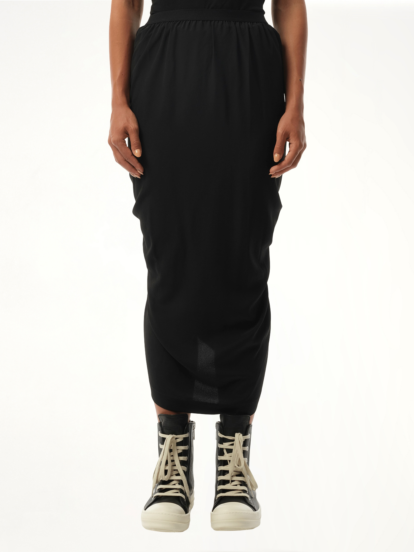 Cocoon Crepe Shrimp Skirt in Black