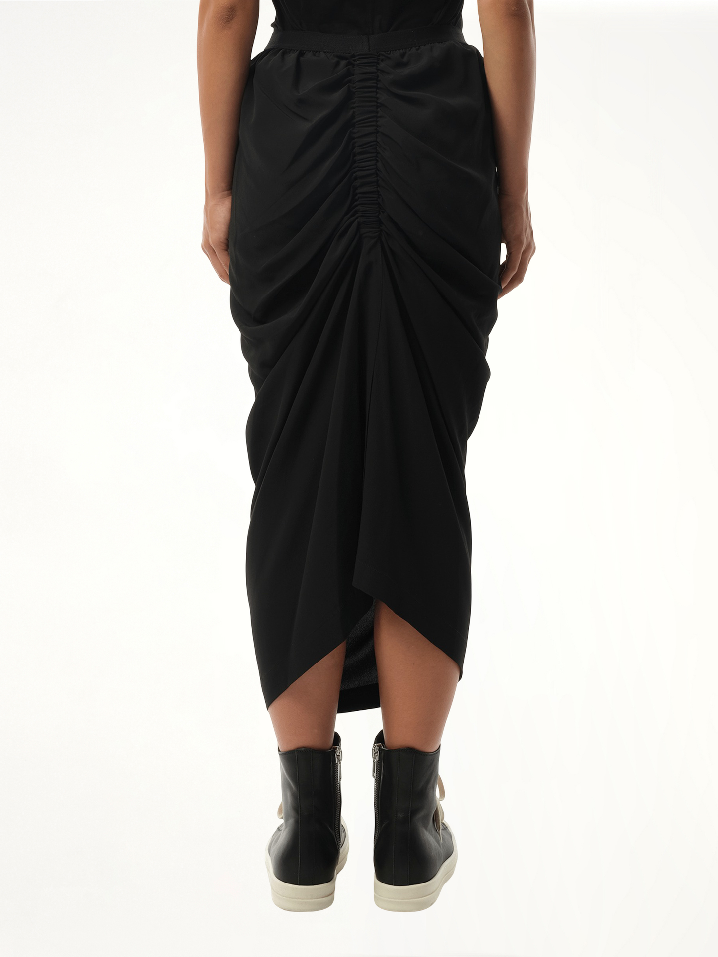 Cocoon Crepe Shrimp Skirt in Black