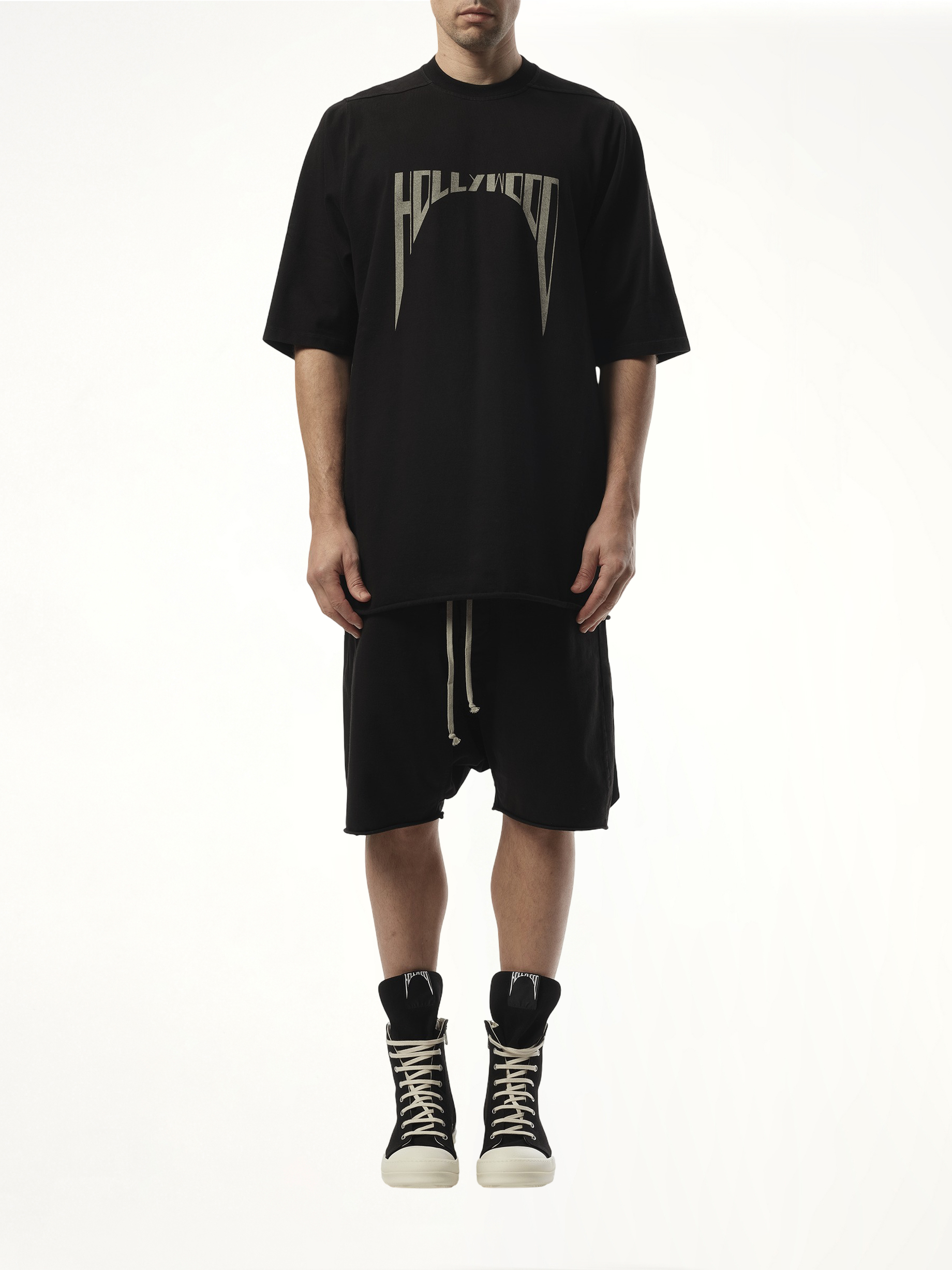 Hollywood Curved Jumbo SS T-Shirt in Black/Pearl