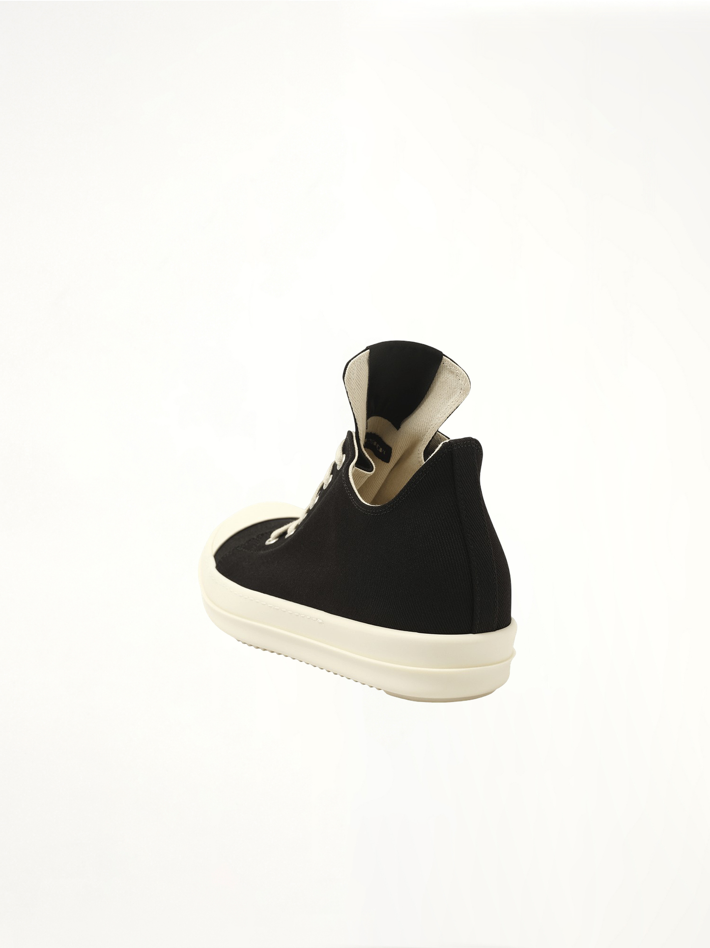 Hollywood Low Sneaks in Black/Milk