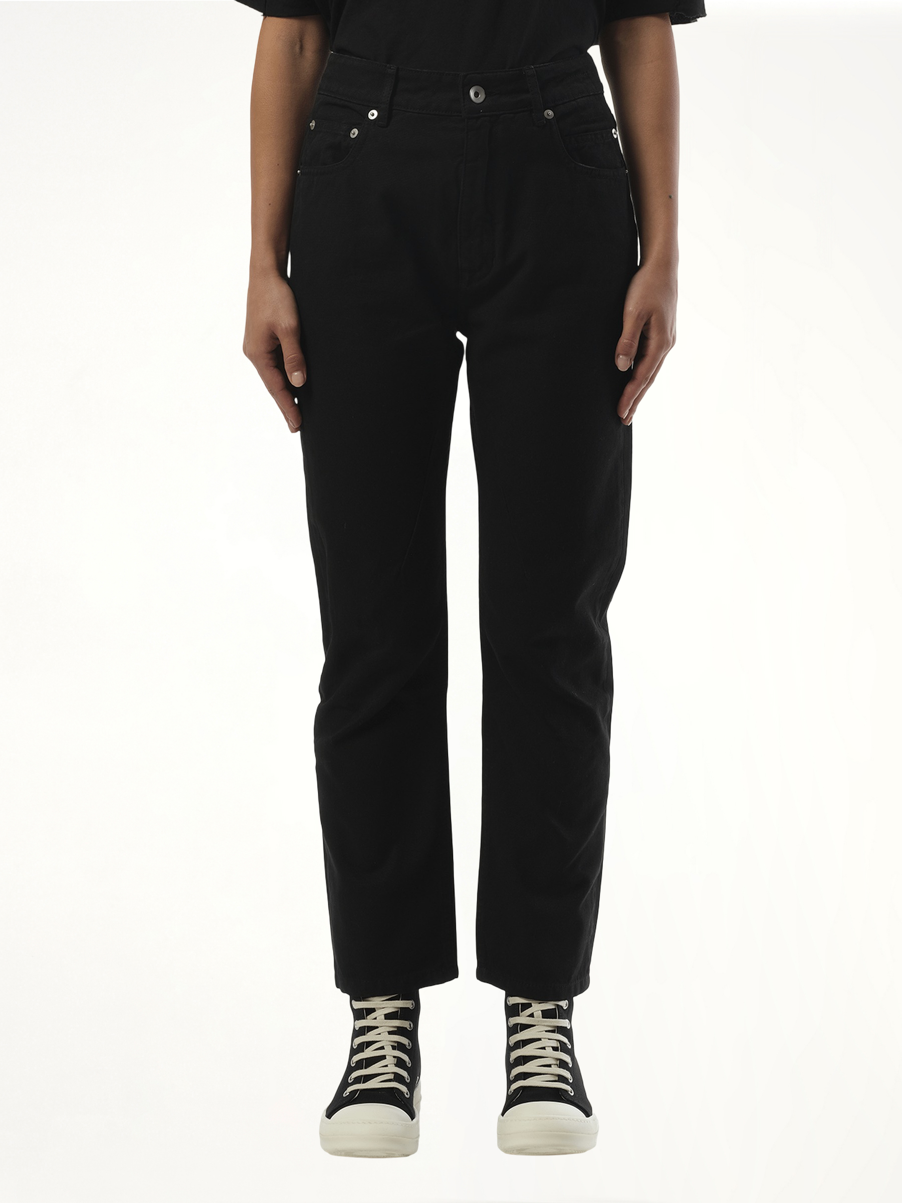 VDD Jeans in Black