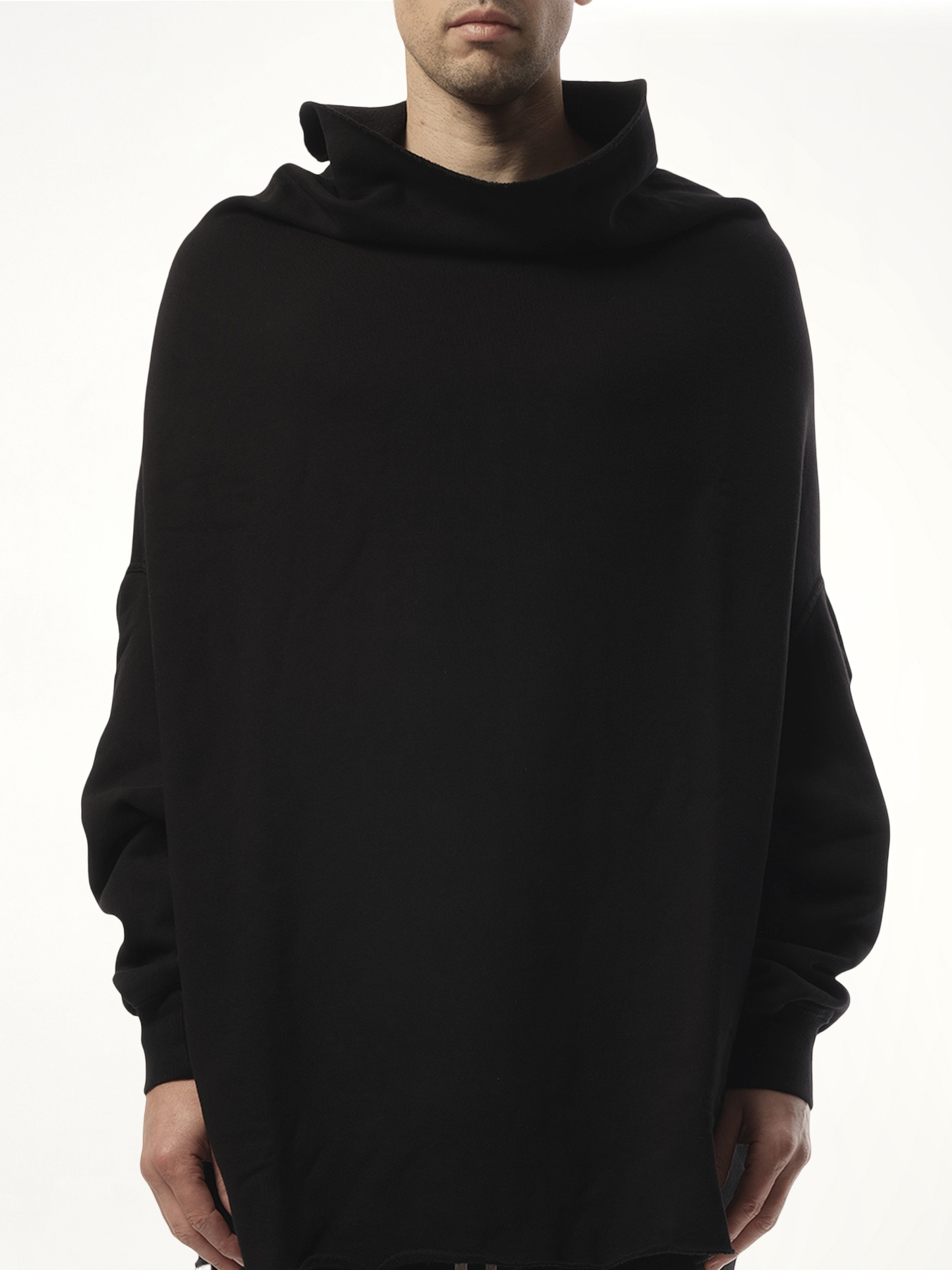 Shroud Sweatshirt in Black