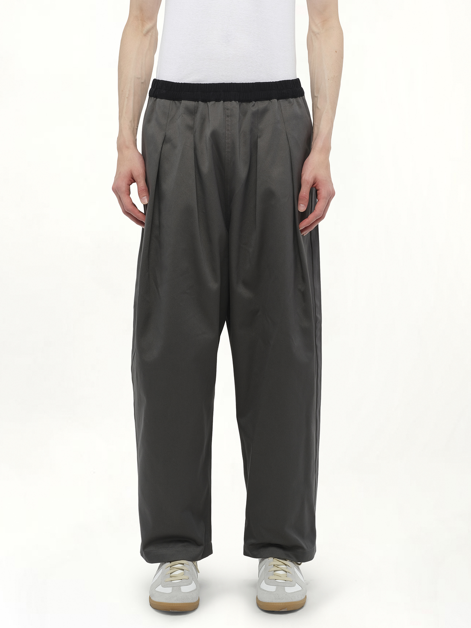 Stone Washed Relax Chinos in Dark Grey