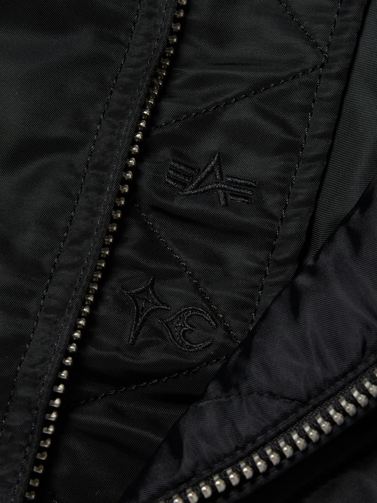 TC x Alpha Industries 봄버 재킷 (리벳 버전) 블랙